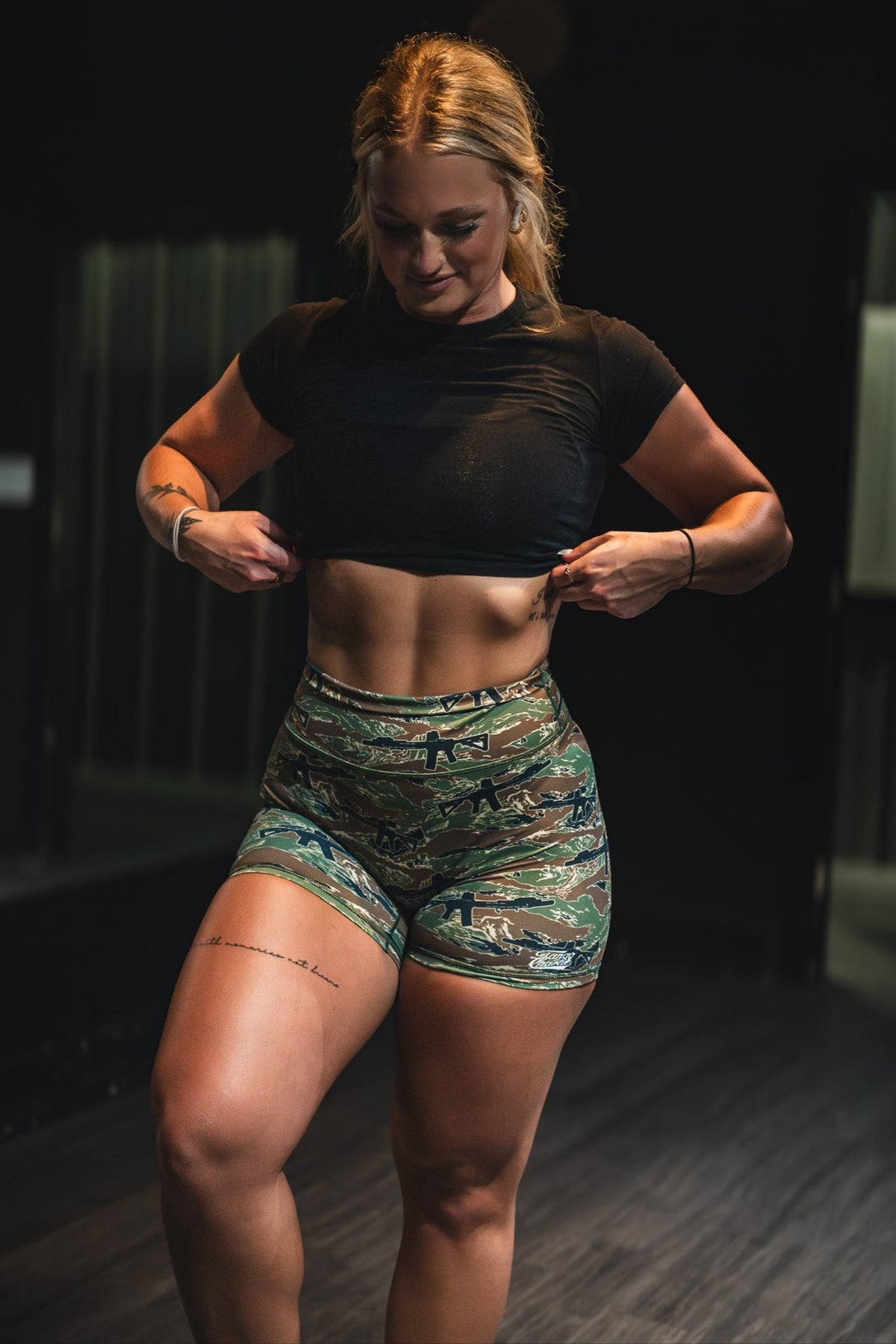 Women's High-Waisted Seamless Front Compression Training Shorts | Snipes & Stripes